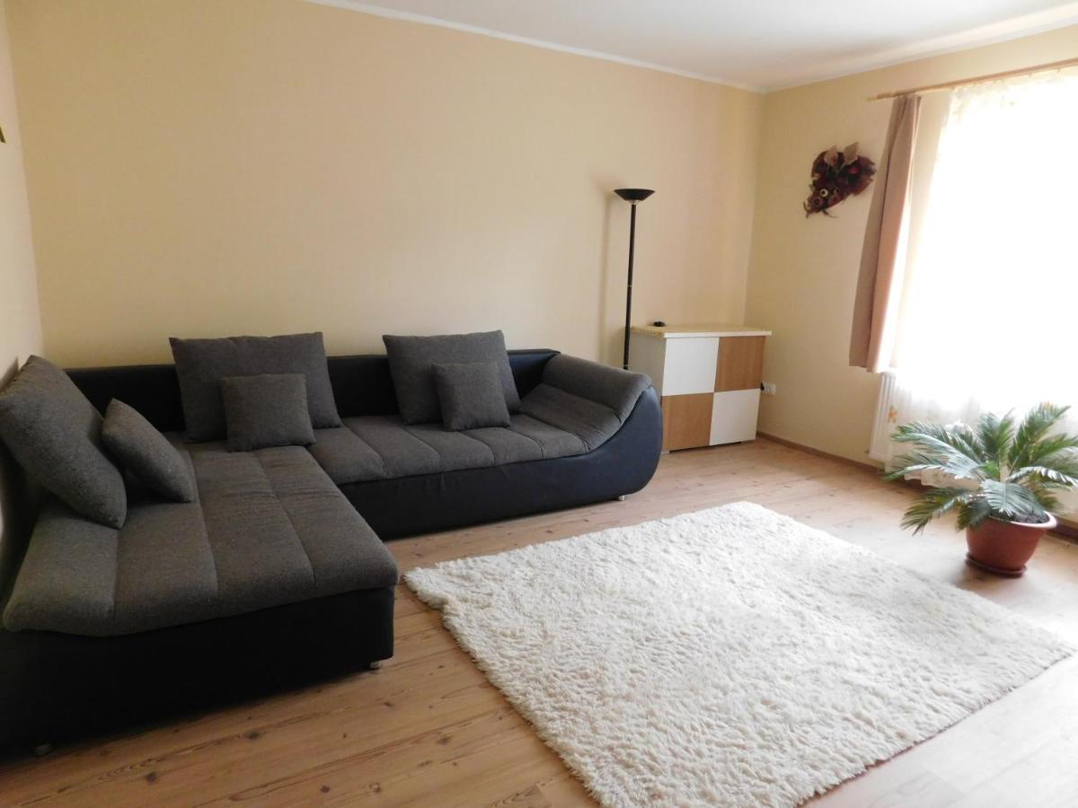 Lovas Vendeghaz Apartment Obanya Bagian luar foto
