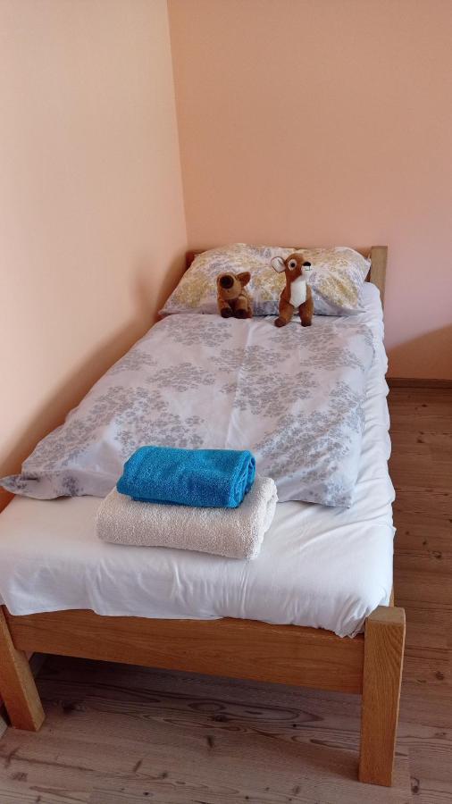 Lovas Vendeghaz Apartment Obanya Bagian luar foto
