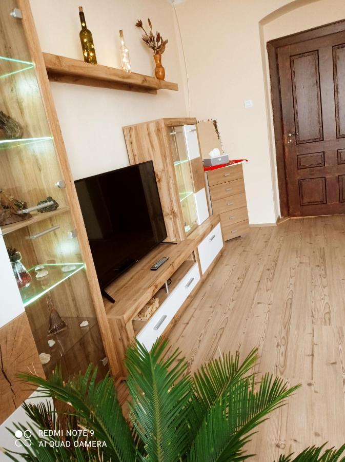 Lovas Vendeghaz Apartment Obanya Bagian luar foto
