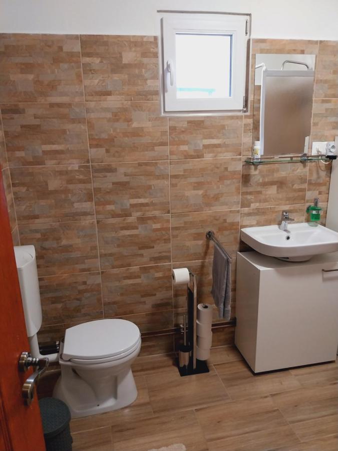 Lovas Vendeghaz Apartment Obanya Bagian luar foto