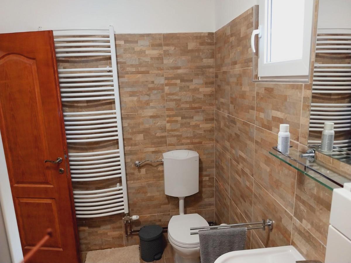 Lovas Vendeghaz Apartment Obanya Bagian luar foto