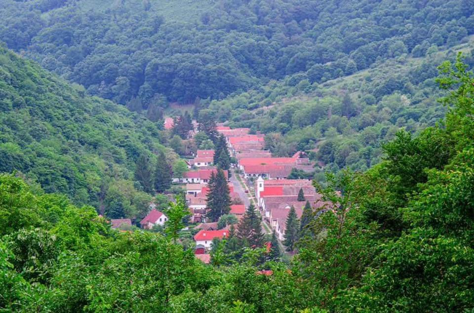 Lovas Vendeghaz Apartment Obanya Bagian luar foto